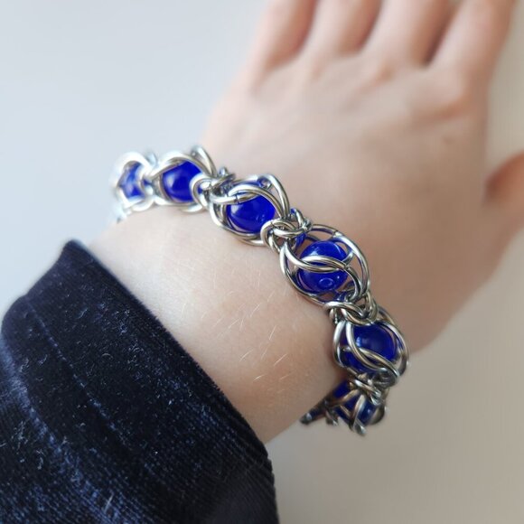 Vintage silver whimsigoth fairy witch blue pearl chainmail bracelet - Picture 12 of 12